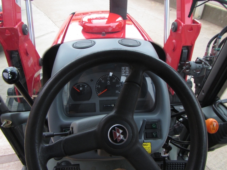 Massey Ferguson 4435