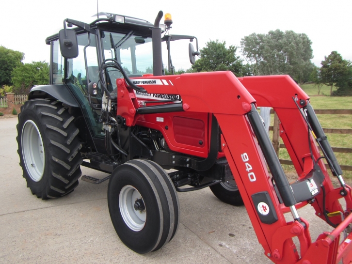 Massey Ferguson 4435