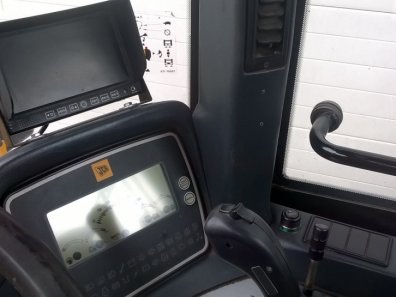 JCB 411HT