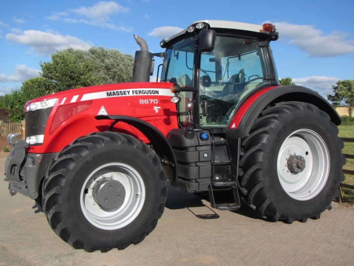 Massey Ferguson 8670
