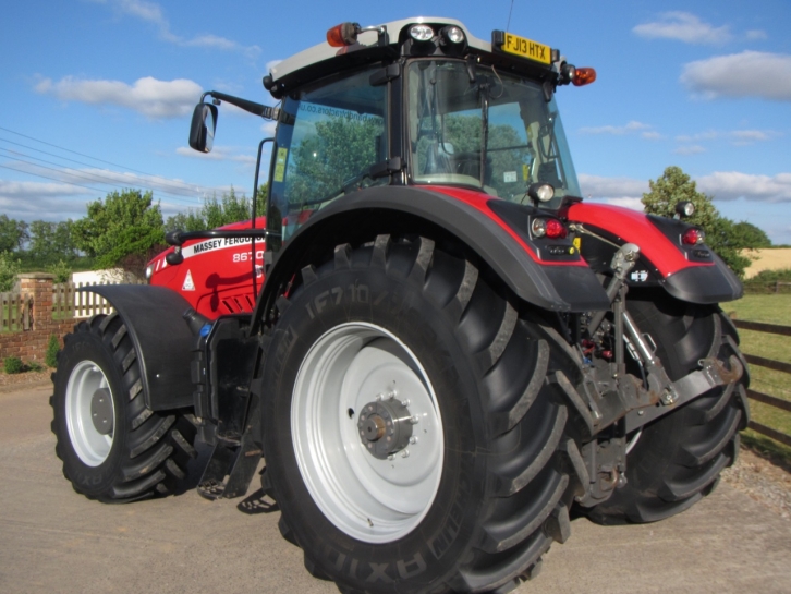 Massey Ferguson 8670