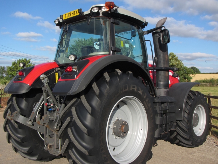 Massey Ferguson 8670