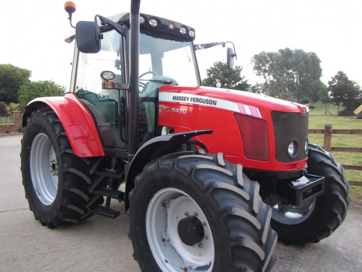 Massey Ferguson 5470