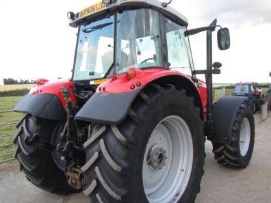 Massey Ferguson 5470