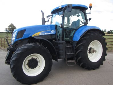 New Holland T7060