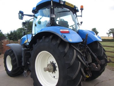 New Holland T7060