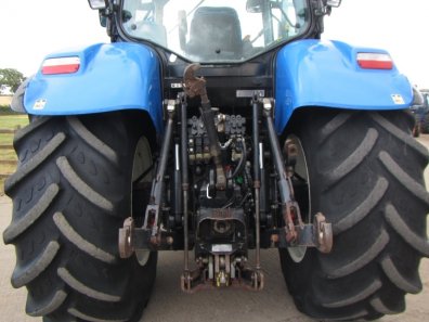 New Holland T7060