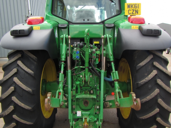 John Deere 7530