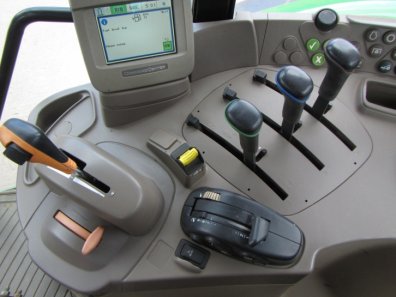 John Deere 7530
