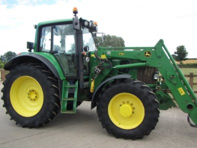 John Deere 7530