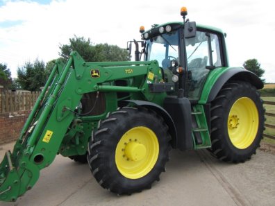 John Deere 7530