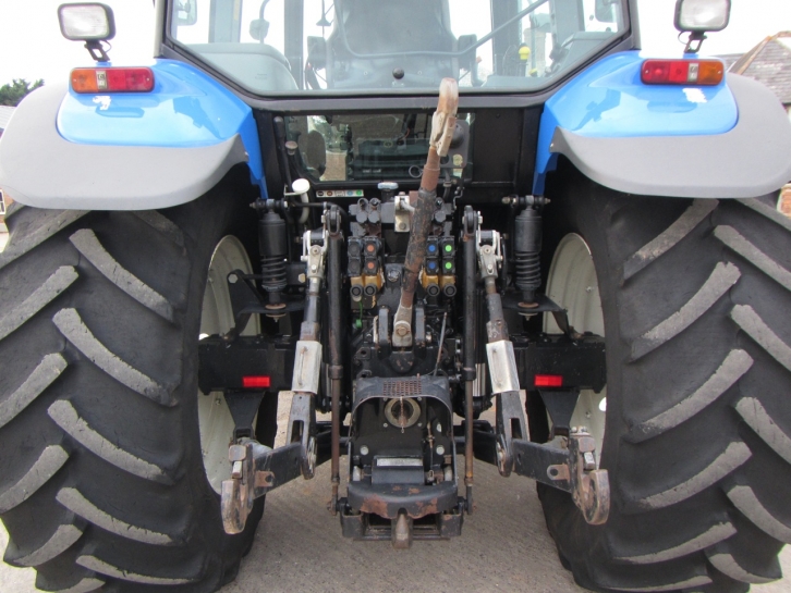 New Holland TM155