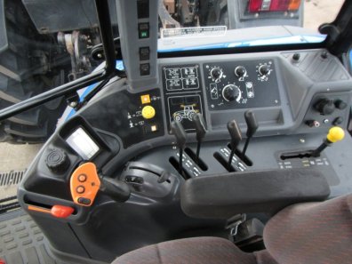 New Holland TM155