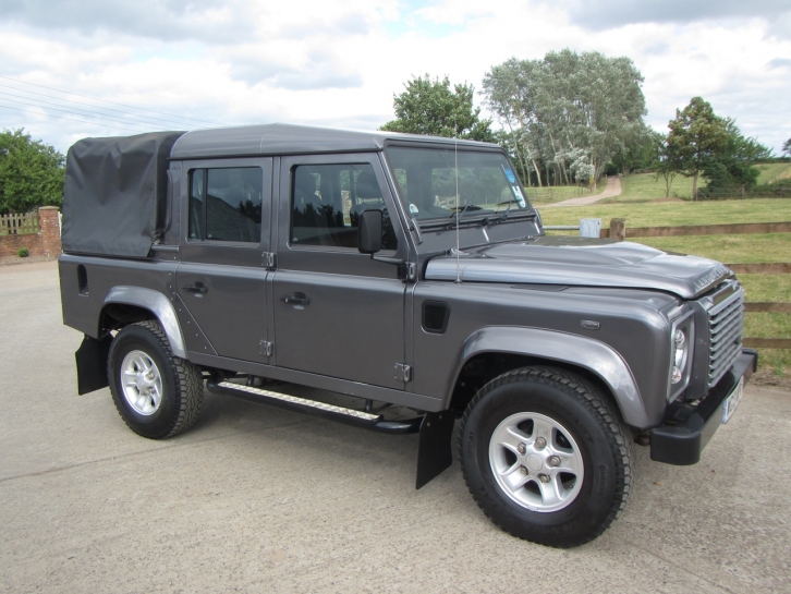Land Rover 110 XS double cab pickup 2.2TDCi