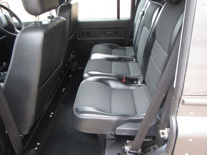Land Rover 110 XS double cab pickup 2.2TDCi
