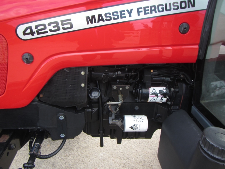 Massey Ferguson 4235