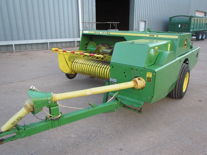 John Deere 342A conventional baler