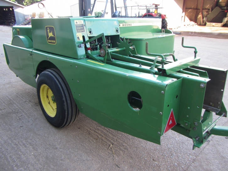 John Deere 342A conventional baler