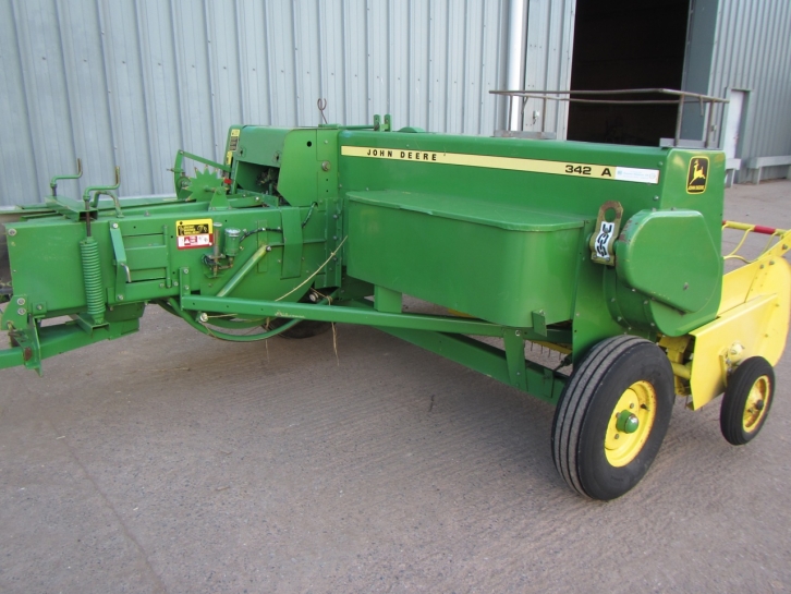 John Deere 342A conventional baler
