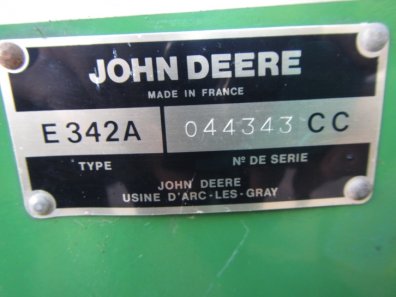 John Deere 342A conventional baler