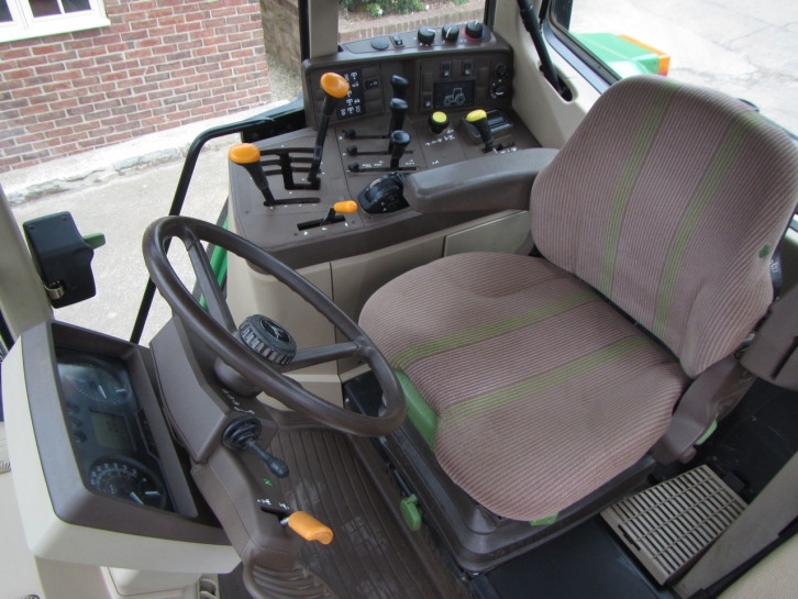 John Deere 6510