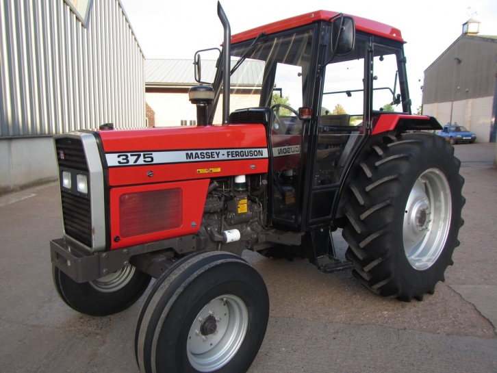 Massey Ferguson 375