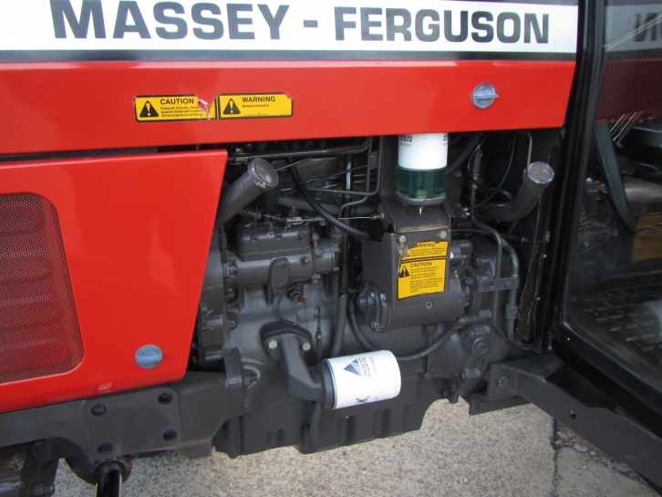 Massey Ferguson 375