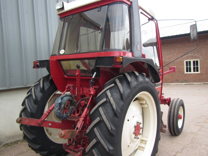 International 585XL