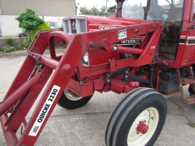 International 585XL