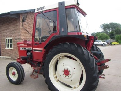 International 585XL