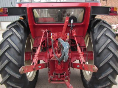International 585XL