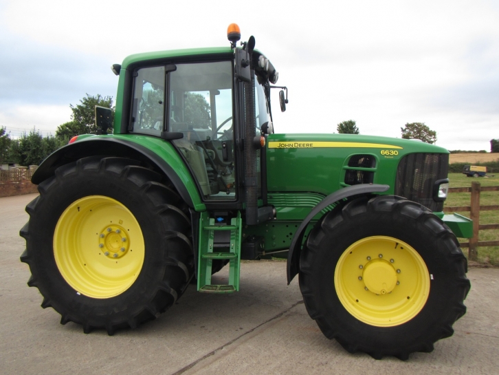 John Deere 6630