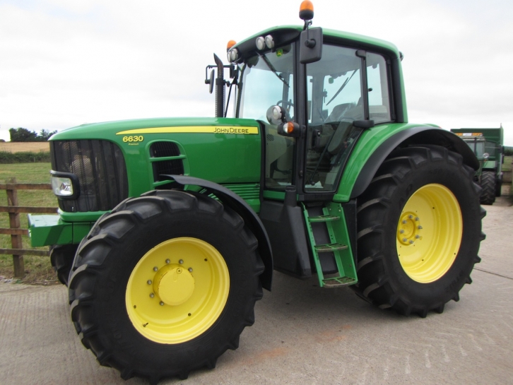 John Deere 6630