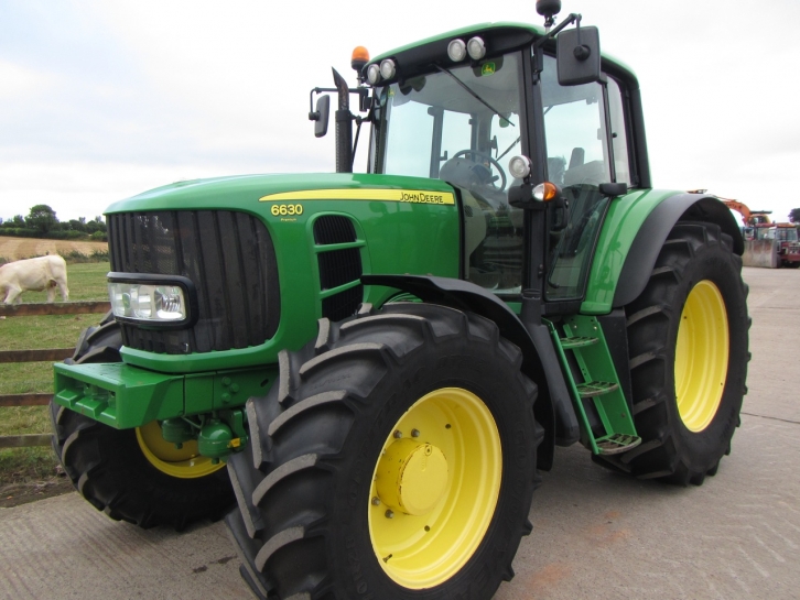 John Deere 6630