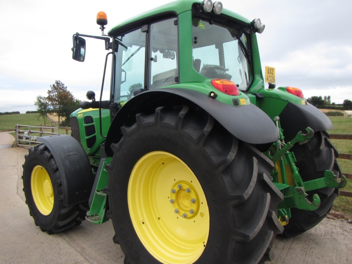 John Deere 6630