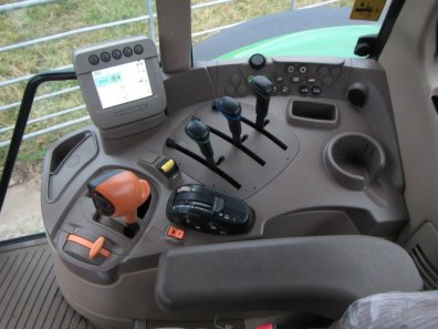John Deere 6630
