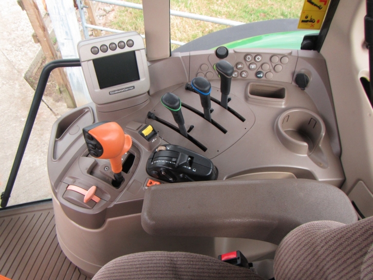 John Deere 6430