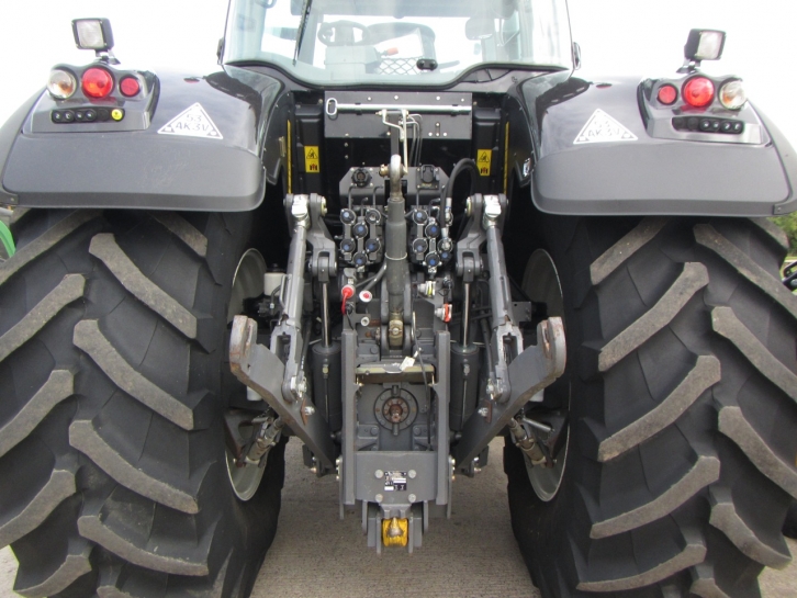 Valtra S233