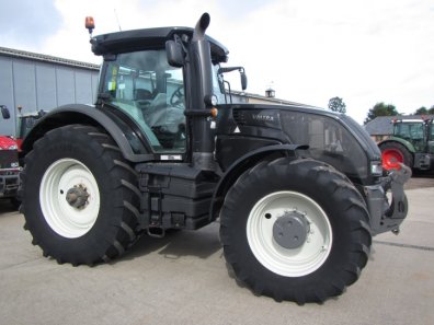 Valtra S233