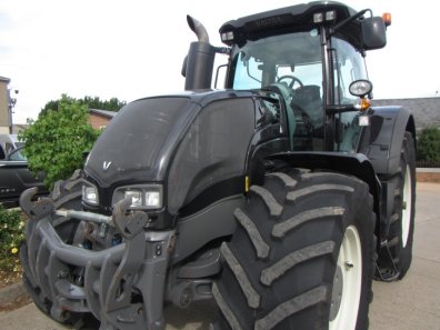 Valtra S233