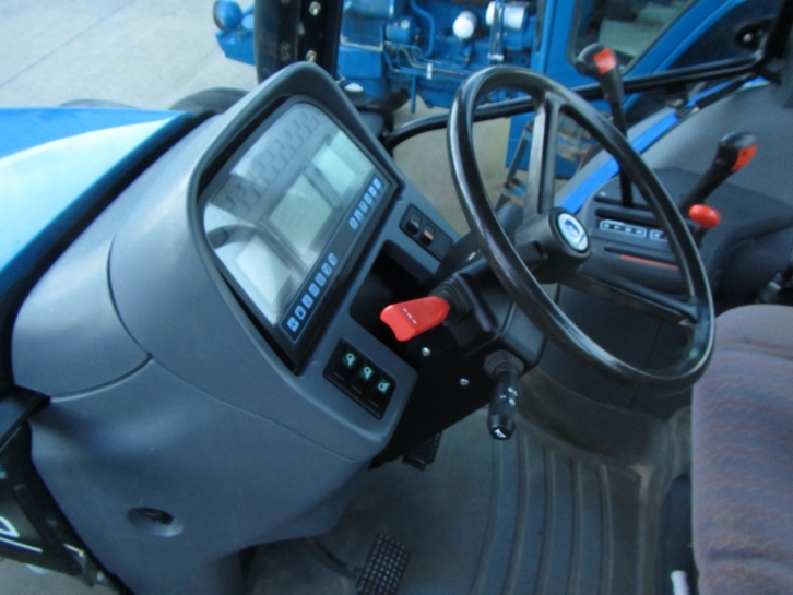 New Holland TS110