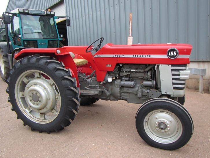 Massey Ferguson 165
