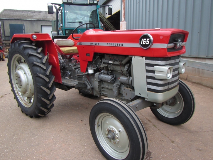 Massey Ferguson 165