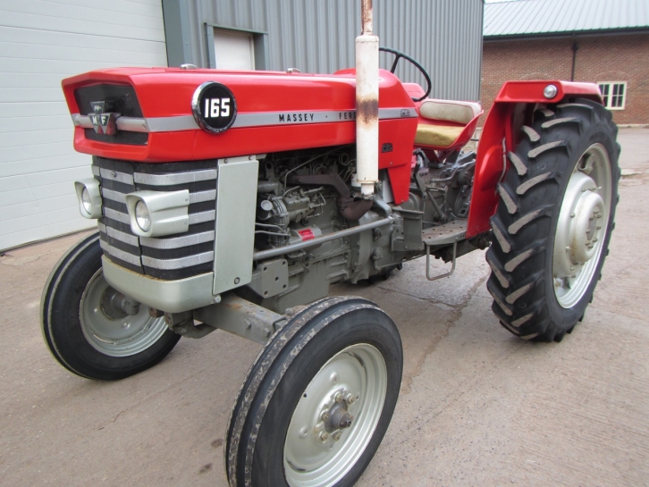 Massey Ferguson 165