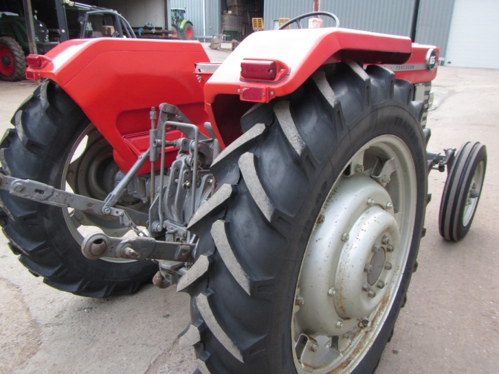 Massey Ferguson 165