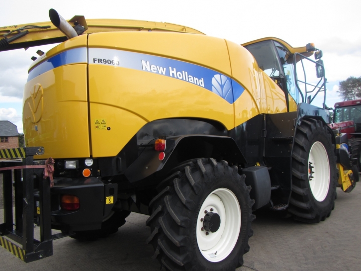 New Holland FR9060