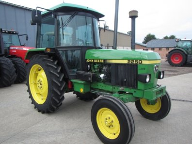 John Deere 2250