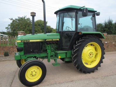 John Deere 2250