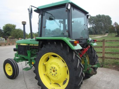 John Deere 2250