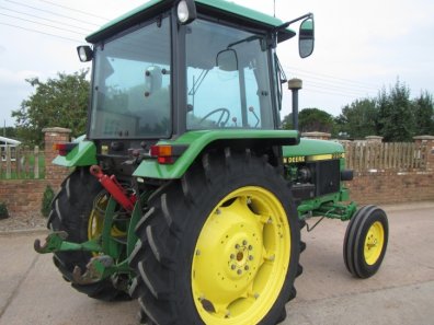 John Deere 2250